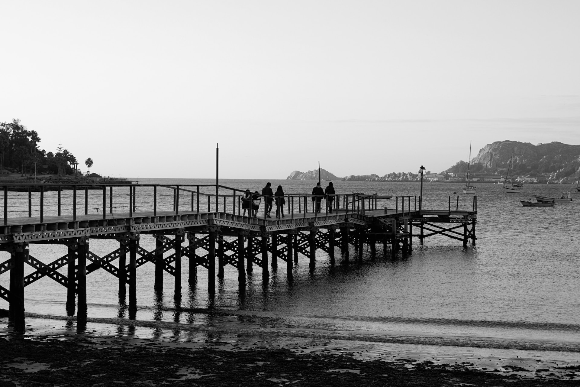 수질오염총량제란 수질기준에 맞게 하수 및 배출시설의 오염질 배출량을 제한하는 정책입니다.