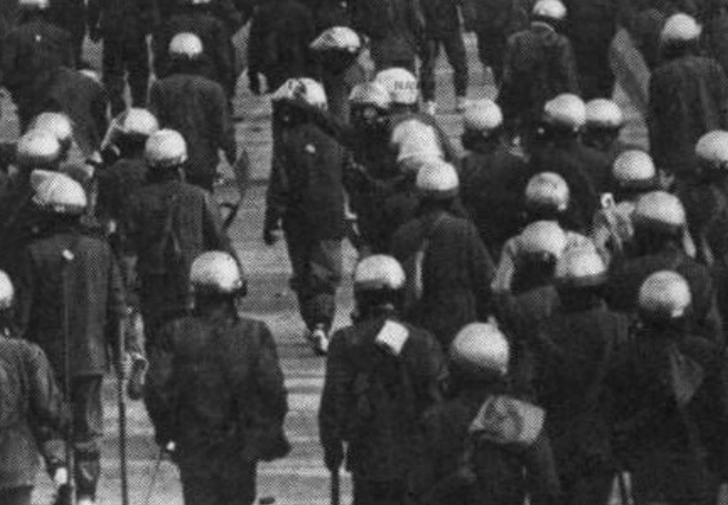 백골단&amp;#44; 강경대 열사&amp;#44; 김정현&amp;#44; 윤석열 대통령&amp;#44; 체포영장&amp;#44; 반공청년단&amp;#44; 민주화 운동&amp;#44; 시위 진압&amp;#44; 국민의힘&amp;#44; 정치 논란&amp;#44; 역사적 상처