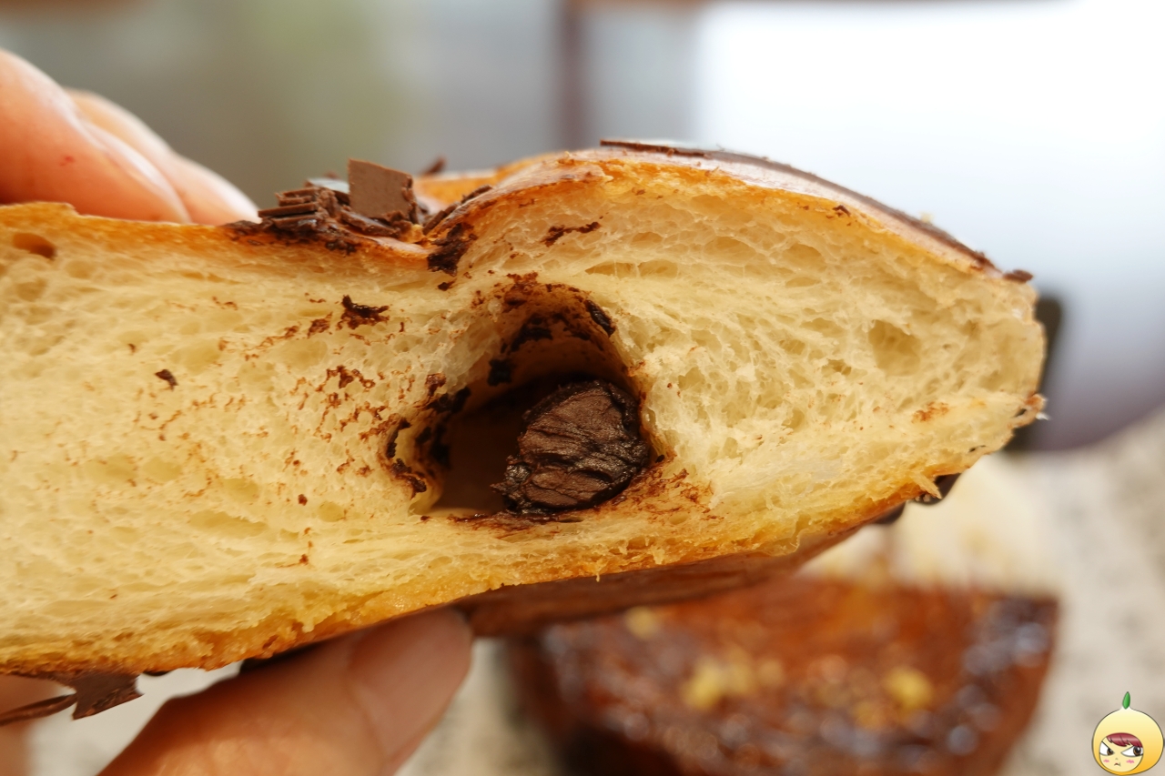 초코가 박혀있는 초코소금빵