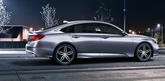 혼다-어코드-주차된-측면모습