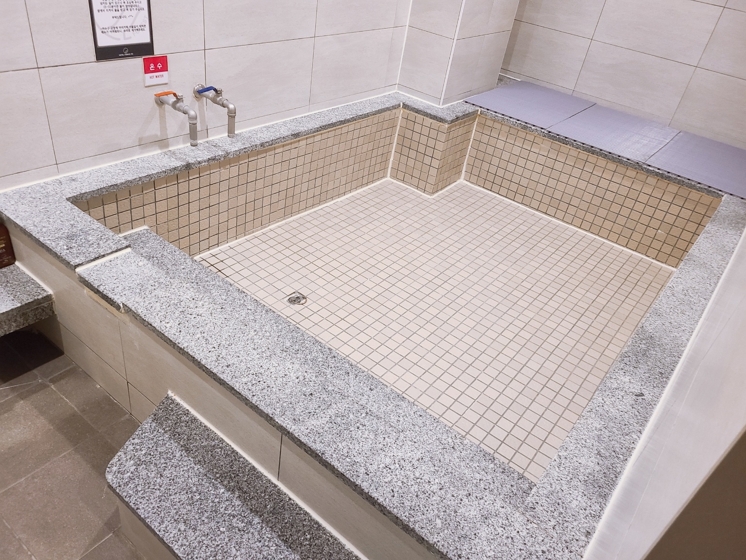 창원 북면 호텔 포레스트701 패밀리스위트룸 대형가족탕