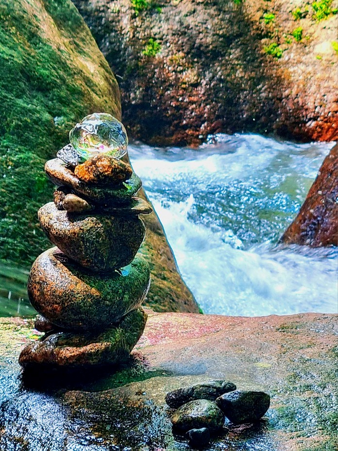 지리산 하동 쌍계사 계곡 신진식당 옆 신흥식당: 계곡 물놀이, 발 담그고 백숙 먹기