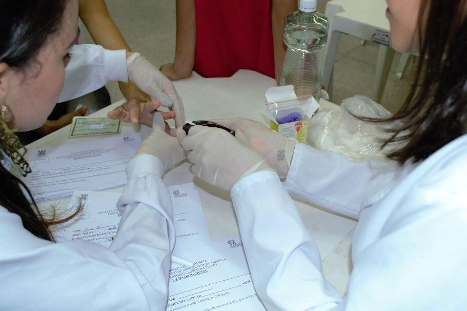 실험 중인 의사들