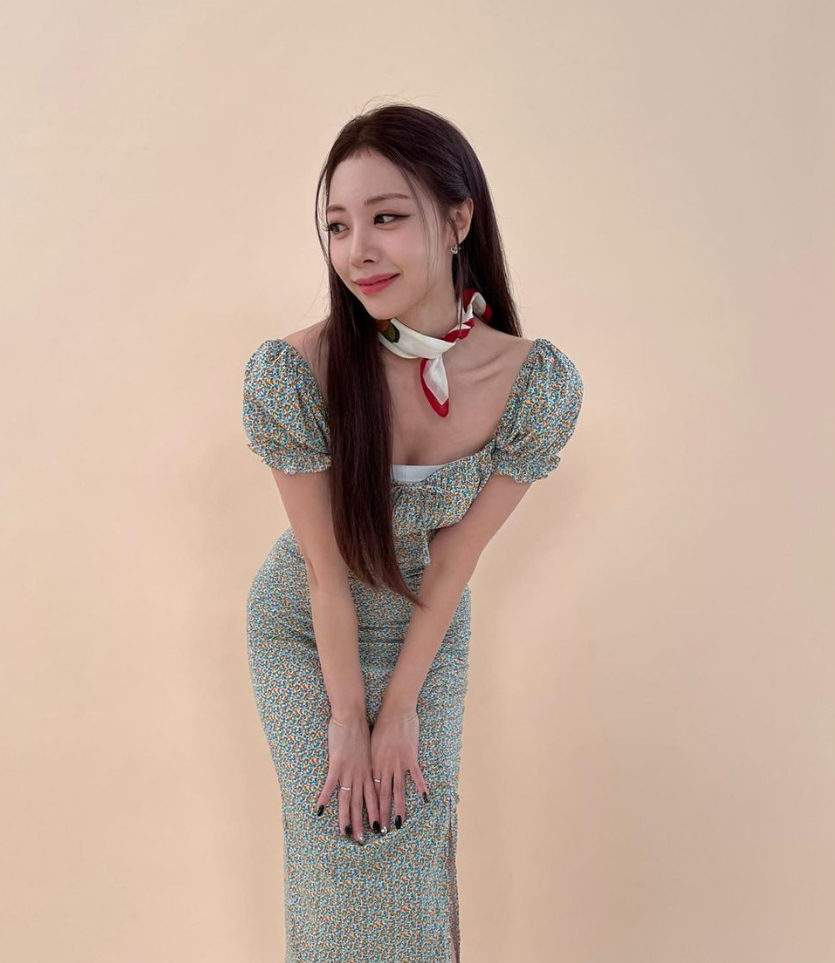 브레이브걸스 은지 수줍은포즈 사진