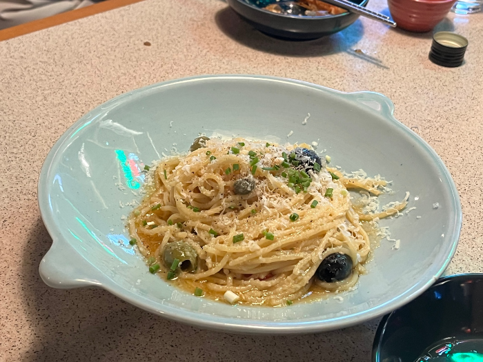 감바스에 파스타면 추가