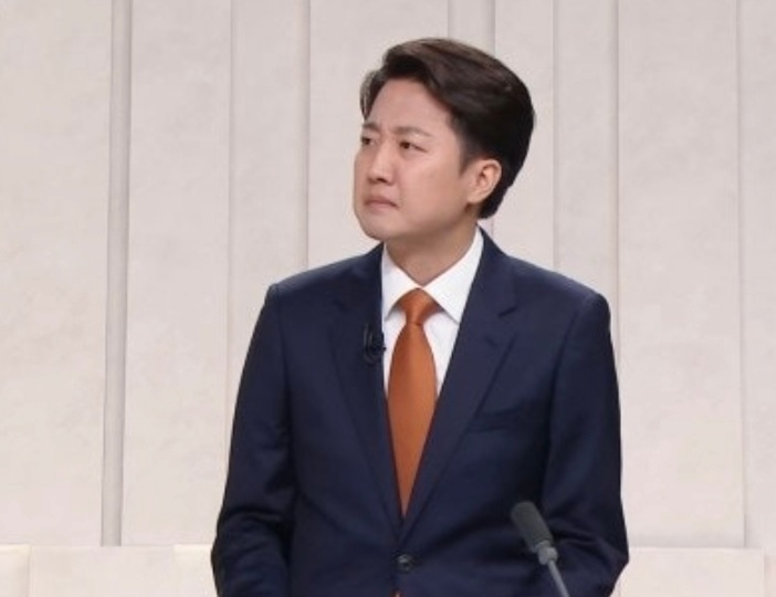 대선 후보 TV 토론중인 이준석 의원이미지