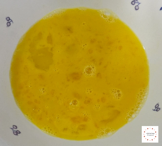 계란말이-계란 풀어서 준비