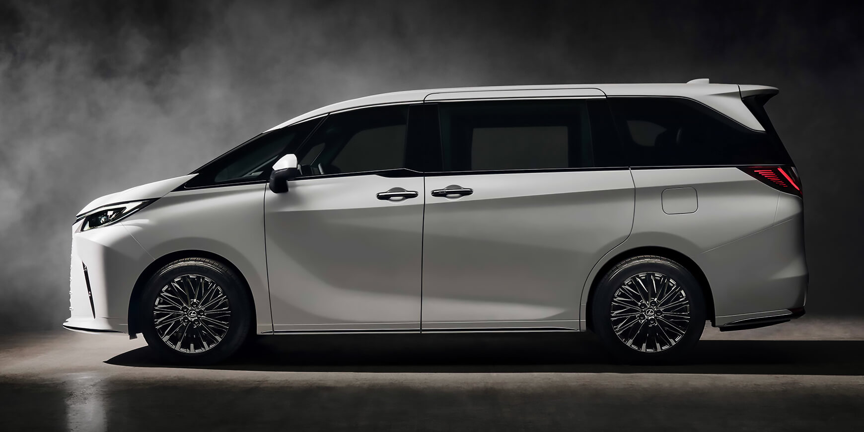 2025 렉서스 LM500h 하이브리드 미니밴의 특징과 모의 견적