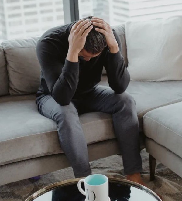 무기력한 남성 모습