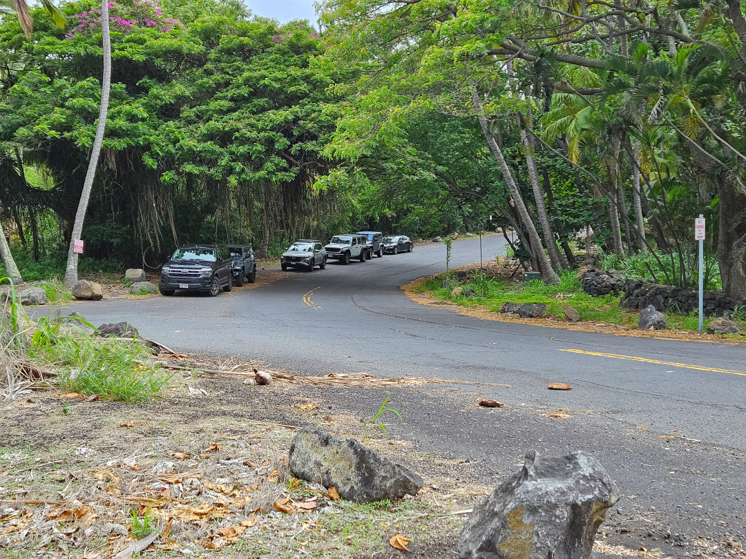 푸날루우 블랙 샌드 비치 주차장