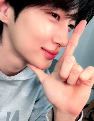 변우석 프로필 나이 키 누나 아이유 김혜윤 장원영 드라마 총정리