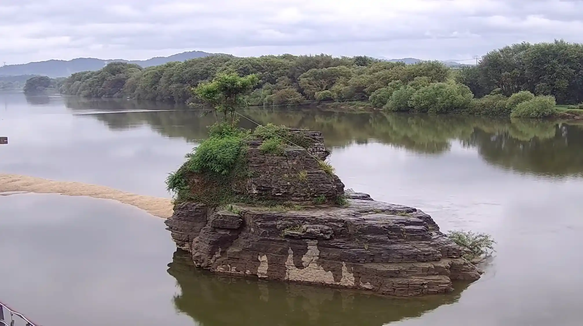 의령 솥바위와 리치리치 페스티벌 &ndash; 소원을 들어주는 부자의 명소