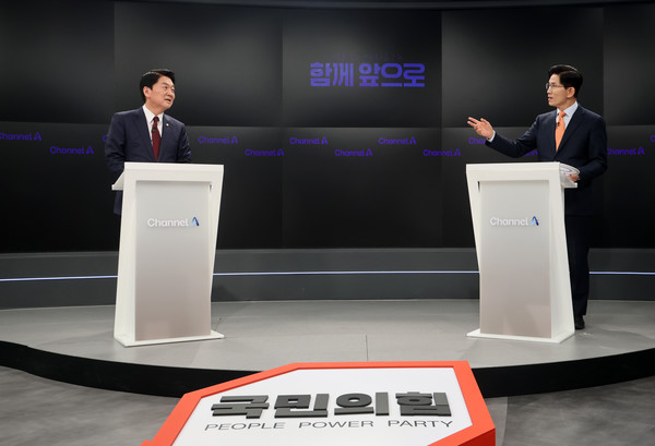 한동훈 vs 김문수 ‘탄핵 설전’