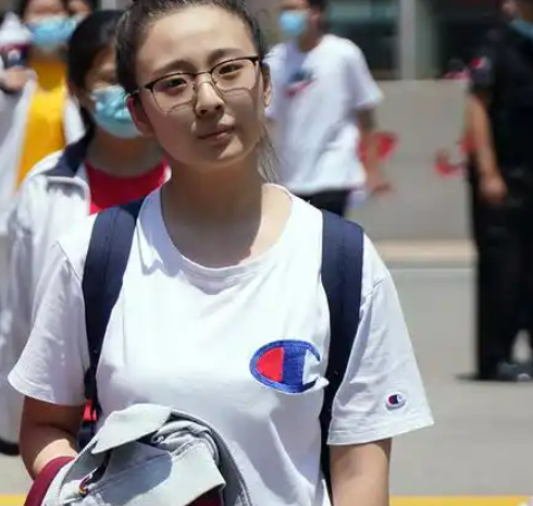 렌즈 끼고 넣을 수 있는 인공눈물 중에서 잠 잘 깨는 건?