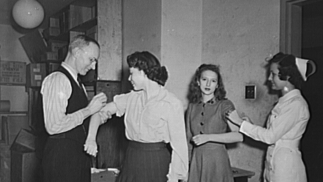 천연두 백신 접종