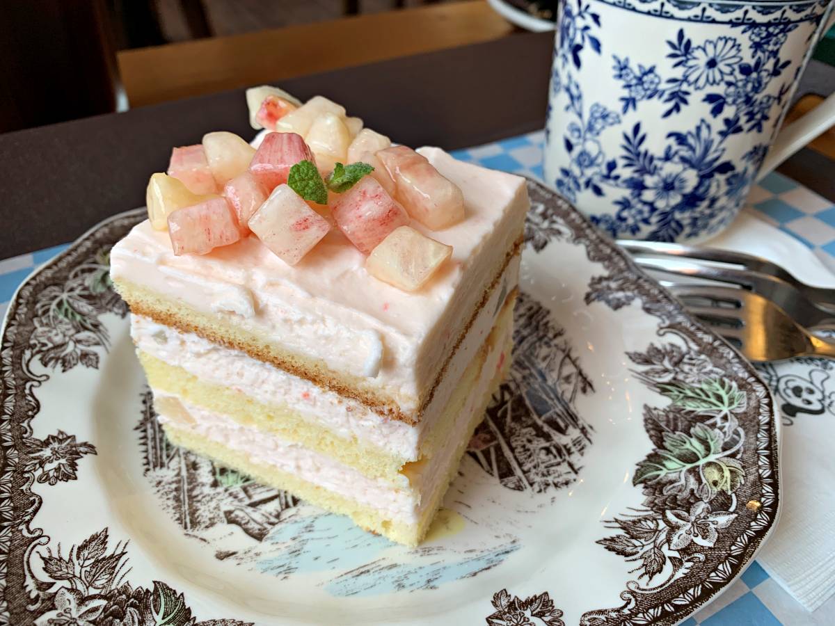 더현대팝업-브레니파이칸틴-용리단길카페-용리단길맛집-용산카페추천-용산맛집-핫한카페-파이맛집-과일케이크