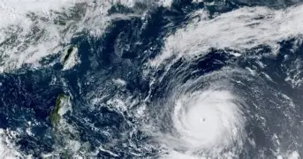 픽사베이에서 제공하는 위성 촬영 태풍 이미지