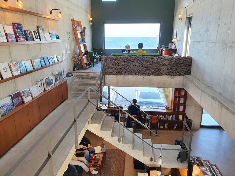 2층에서-본-내부