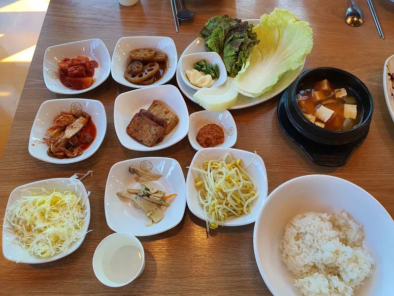 조선식탁 밑반찬