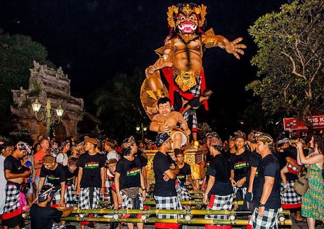 인도네시아 축제 '오고오고 축제'