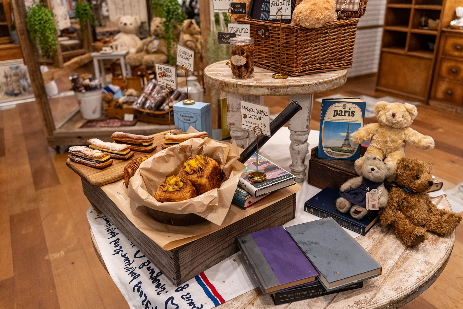 테디뵈르하우스 더현대서울점 진열대