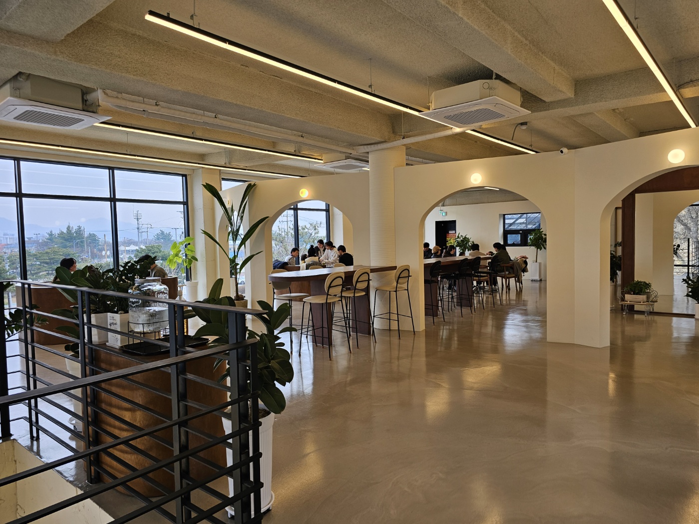 충주라바랜드 근처 카페, [라운디]