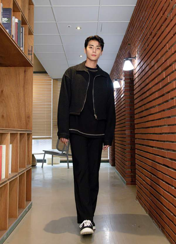 영케이 나이 프로필 학력 저작권료 최우수산 예능 육각형 아이돌 데이식스 총정리