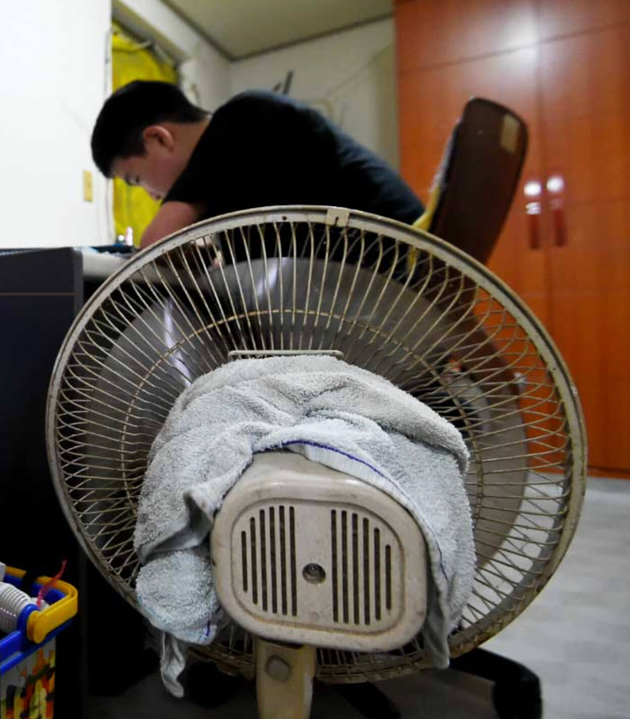 선풍기를 식히는 진호