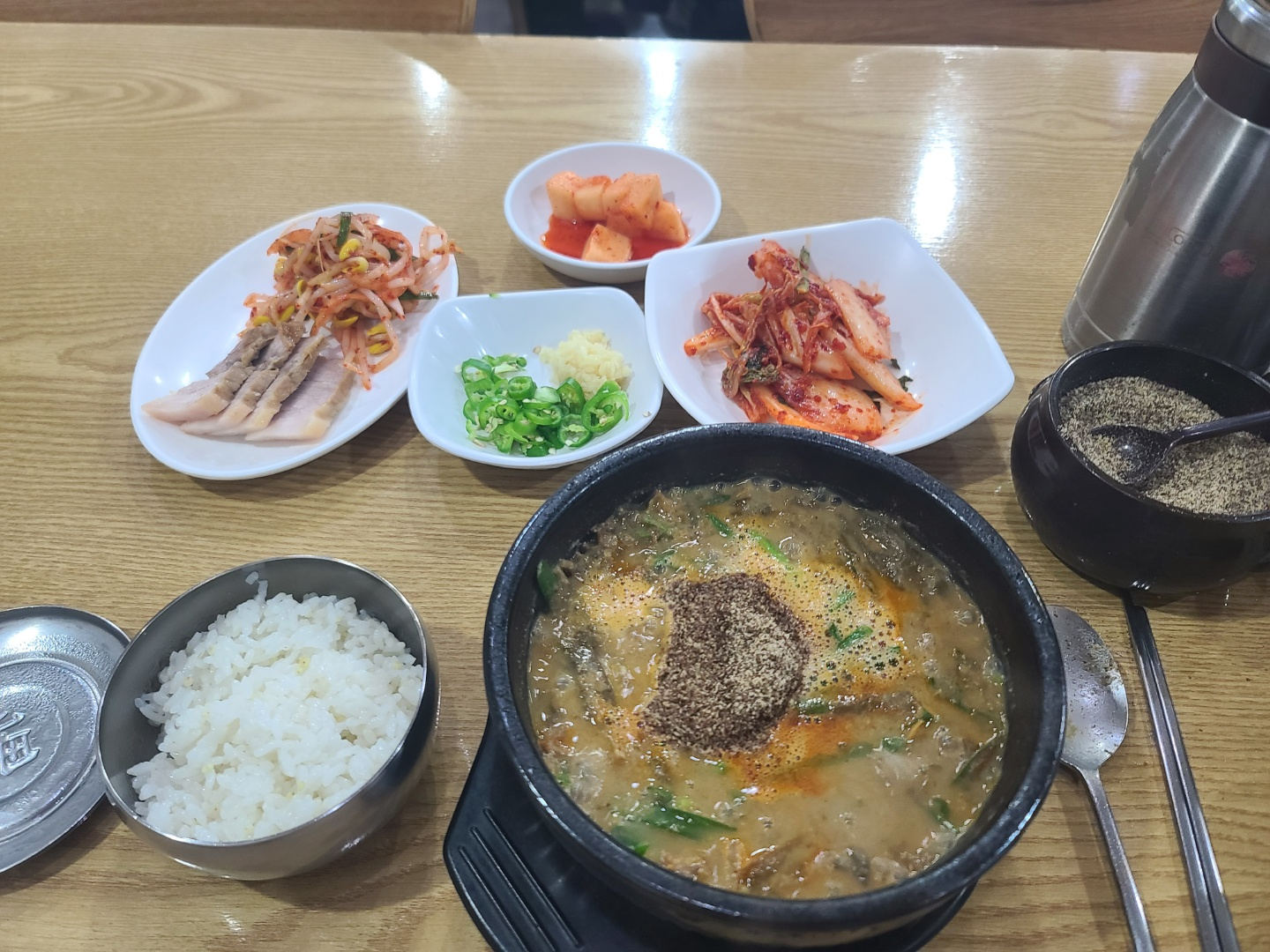 수리산추어탕 음식이 나온 모습