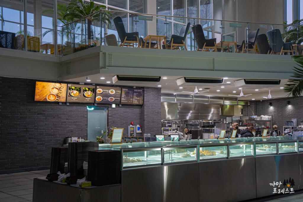 파주 문지리 535 카페 진열대