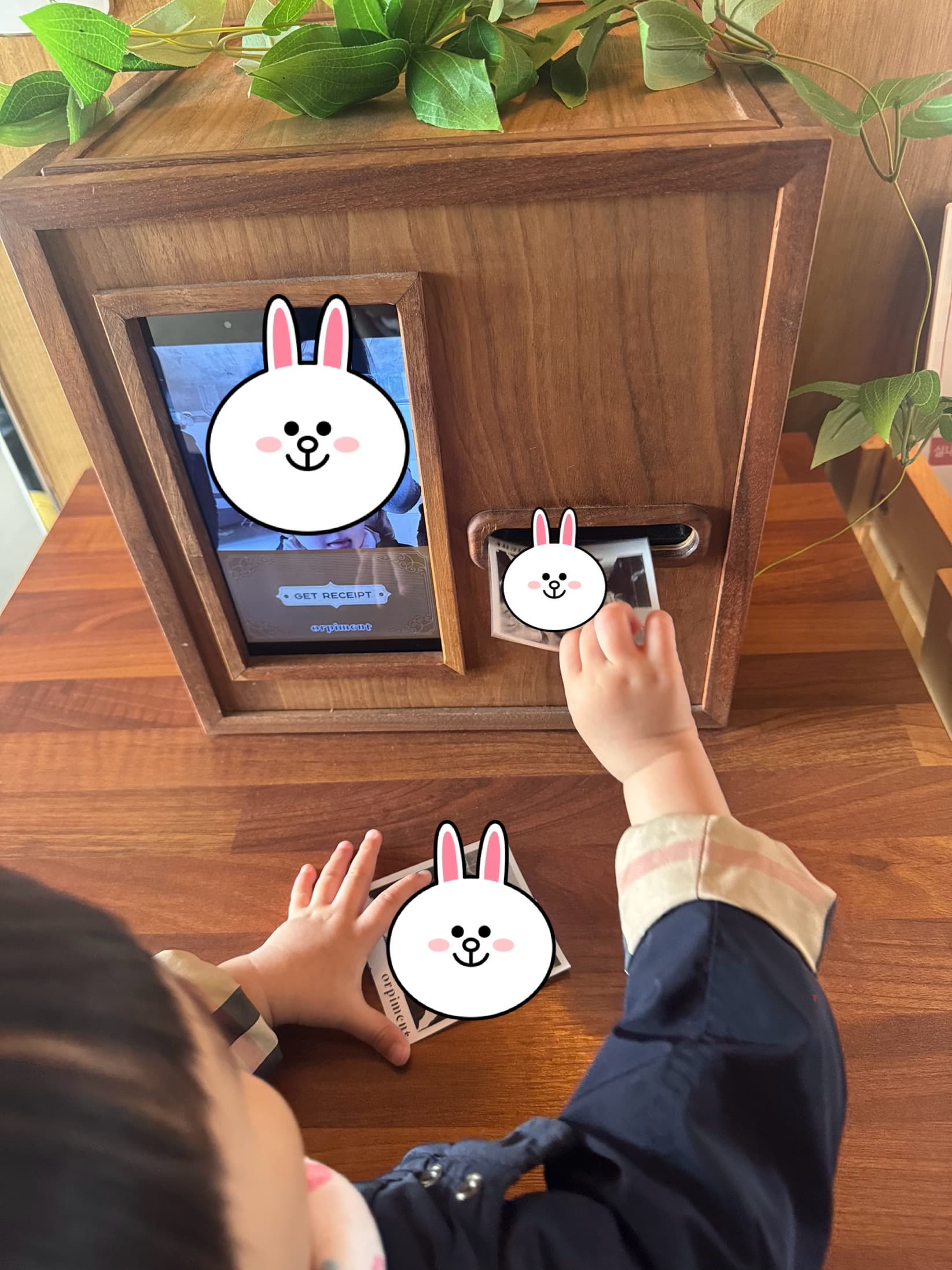 오피먼트 엘리베이터 옆 사진찍는곳