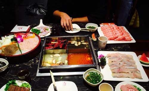 &amp;#39;충칭가오라오주(重庆高老九火锅) 훠궈&amp;#39;의 현지 맛집&amp;#44; 특별한 4가지 국물 훠궈