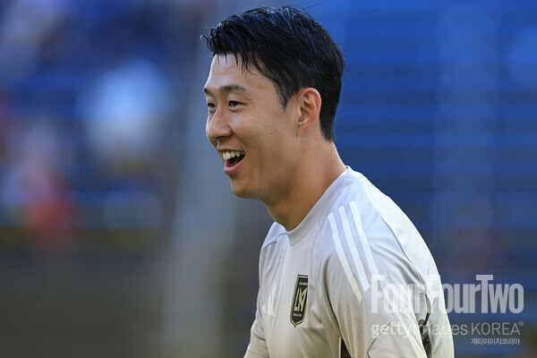 손흥민 선발 데뷔전 어시스트