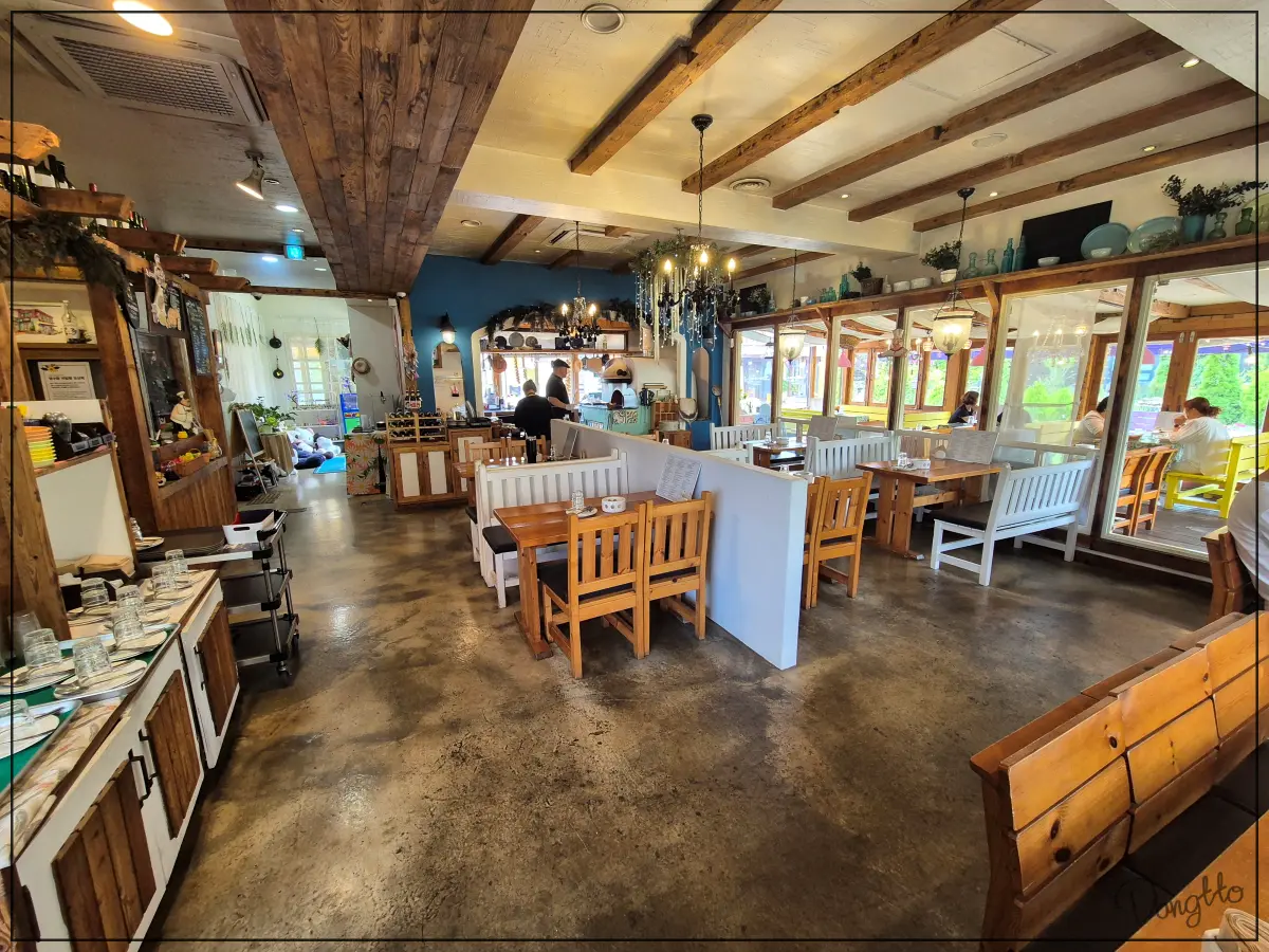 가족과-주말-나들이-가기-좋은-경기도-근교-맛집-로즈마리노-내부-전경