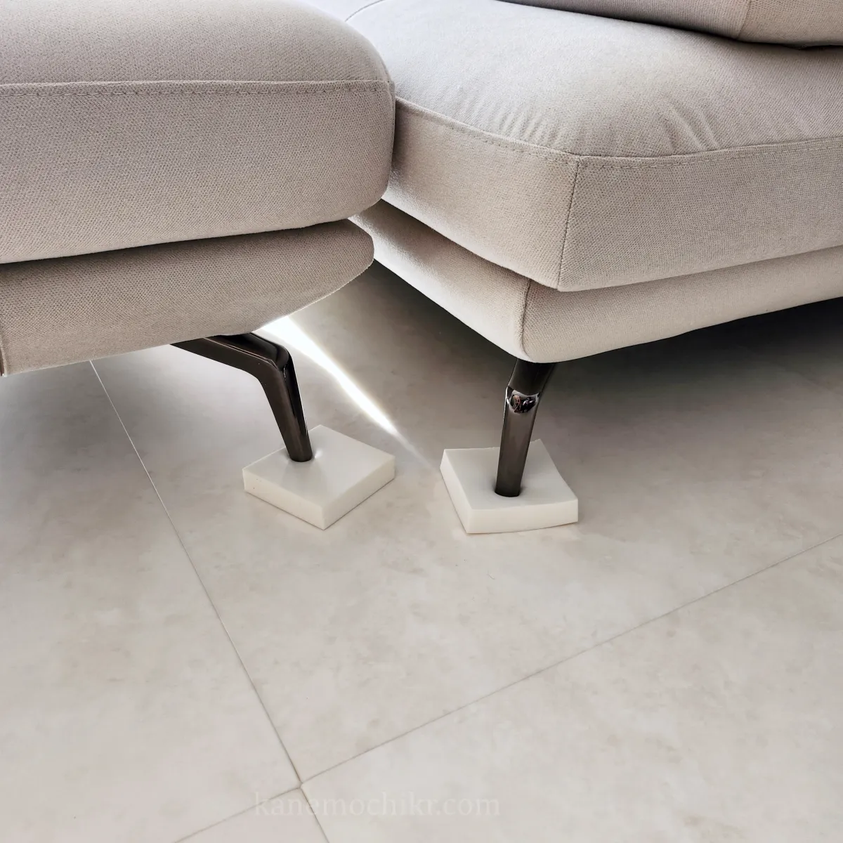 마루앤매트-소파-바닥