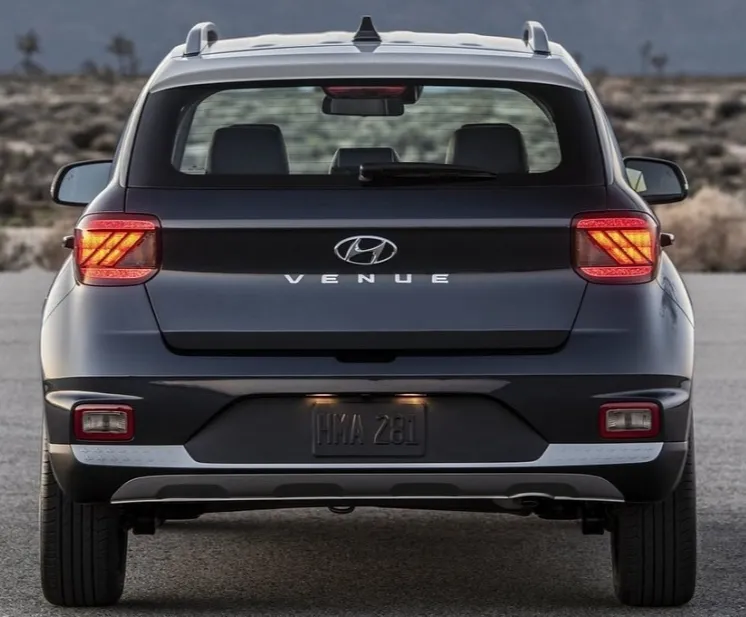 현행 베뉴 후면