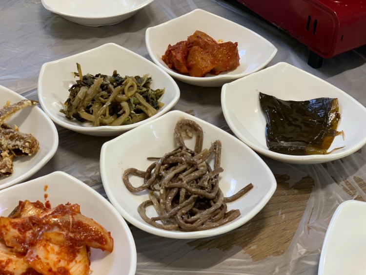 이맛에 살지 연꽃과 연잎 가득한 곳에 있는 연잎막국수, 연잎밥정식, 연잎토종닭 백숙 춘천 맛집 추천