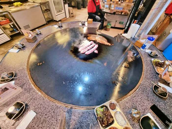 서민갑부 철판 삼겹살 행주산성 맛집 전참시 이영자 추천 삽자루 지리산 흑돼지 구이 비빔국수 잔치국수 연 매출 20억 원 조태중 방송 정보