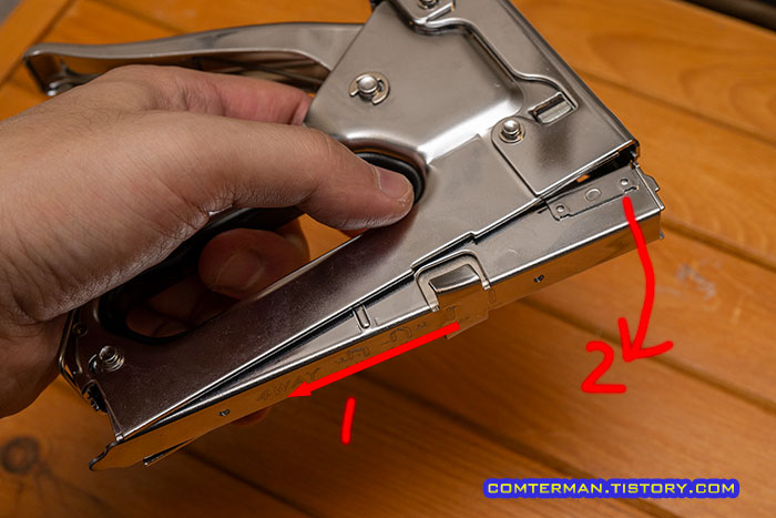 화신 WS-108 건타카 바닥판 분리 방법