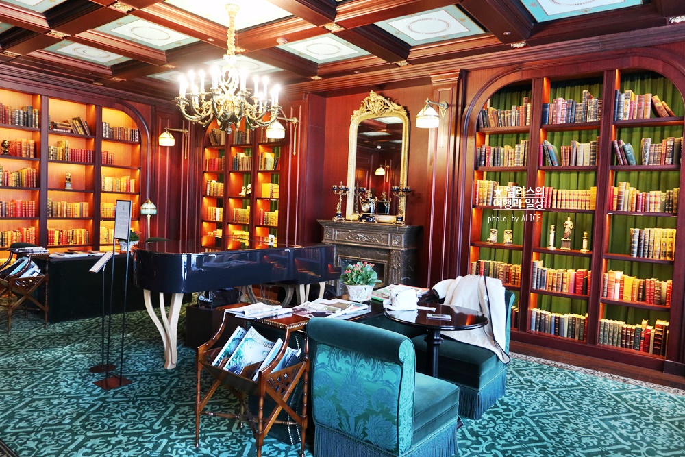 연말 호캉스 추천 호텔 레스케이프 유럽으로 떠나는 호캉스 1박 165,000원 (~11.14)