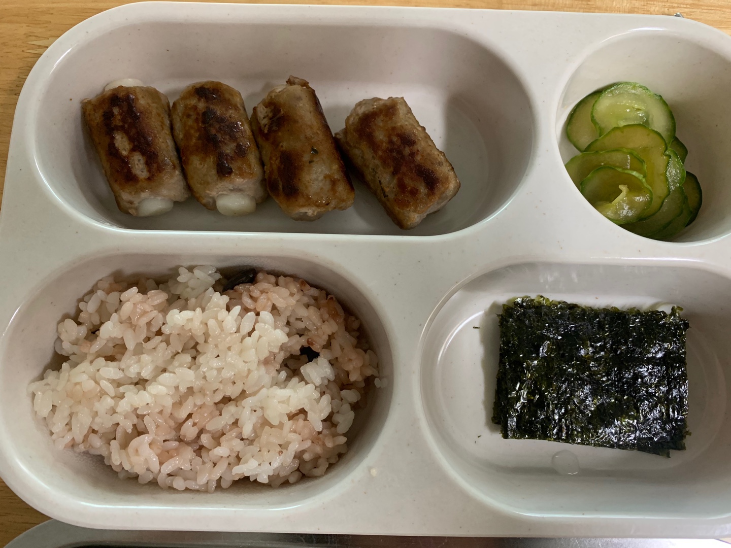 한살림 떡고기말이로 차린 식판식