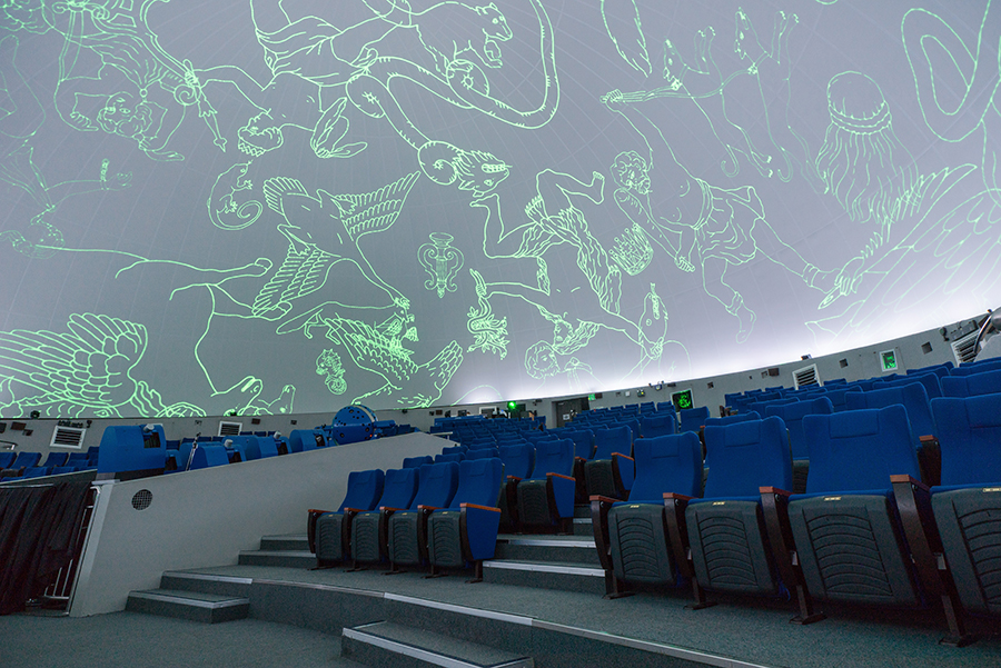 천제관람 하는 영화관