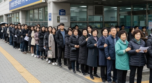 장기요양 신청을 위해 대기하는 사람들