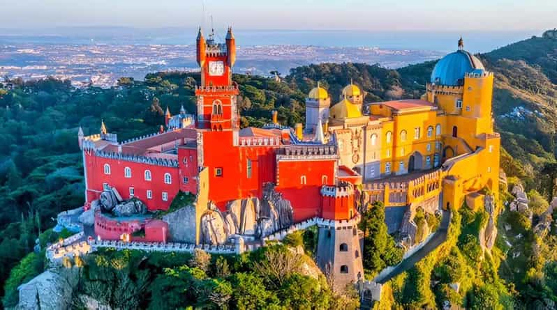 페나 국립궁전(Pal&aacute;cio da Pena)