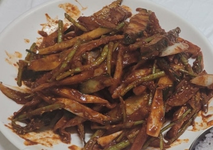 한국인의밥상-금강-웅포-어부식당-마지막어부-빠가사리탕-웅어회무침