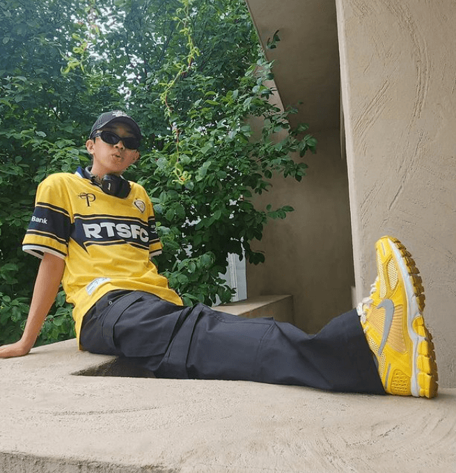 노란 옷 입은 임영웅