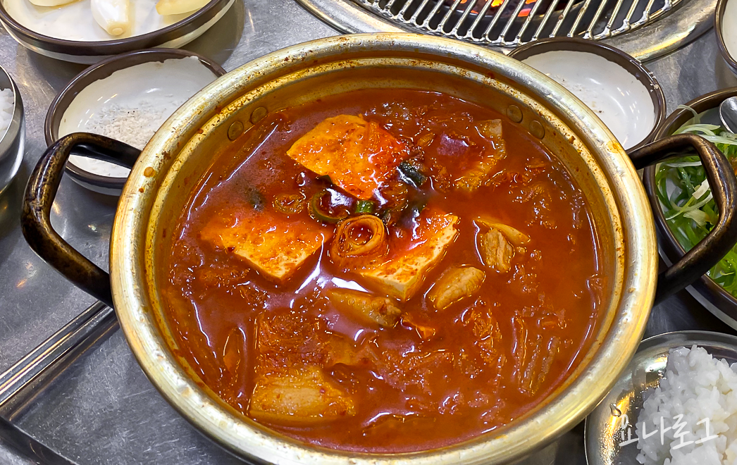 제주맛집 제주도맛집 제주 제주도 제주여행 제주도여행 돈사돈 제주흑돼지맛집 제주공항 제주공항근처 제주공한근처맛집 제주가볼만한곳 흑돼지 흑돼지맛집 노형 노형동 노형맛집 노형동맛집 멜젓 돈사돈메뉴 돈사돈가격