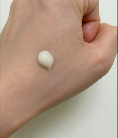 유쎄라블 아이크림 제품 발림