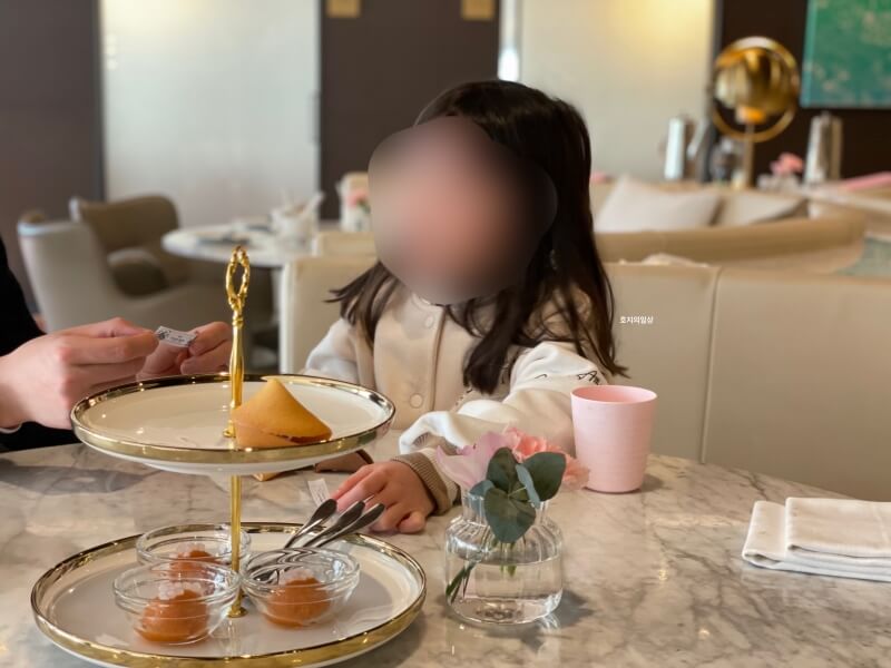 SMT 차이나룸 몬드리안 호텔점 - 유치원 졸업 기념