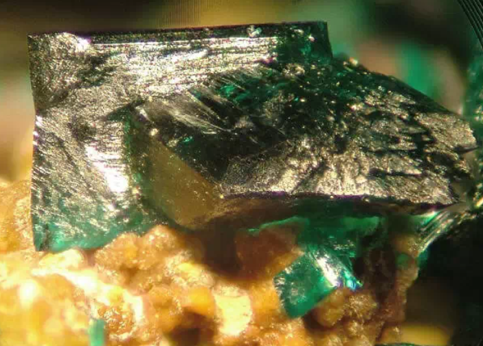 안틀러라이트(Antlerite)